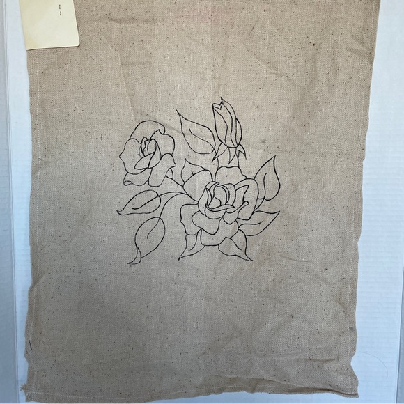 Vintage The Burlap Room Rug Hook pattern on Burlap Roses Flowers  21" x 16" - Picture 3 of 4